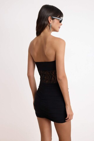 Trendyol - Vestido en negro