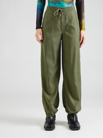 HOLLISTER Wide leg Pants in Green: front