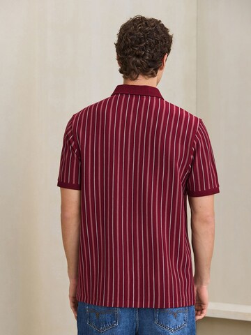 Next - Camiseta en rojo