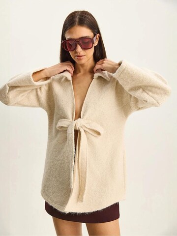 Bianco Lucci Strickjacke in Beige