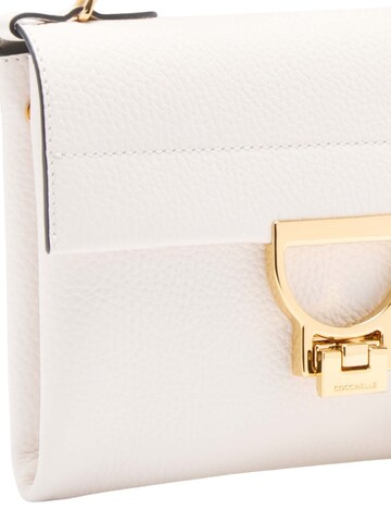 Coccinelle Clutch 'COCCINELLE ARLETTIS' in Weiß