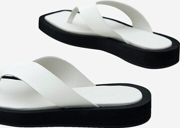EDITED T-Bar Sandals 'Keana' in White
