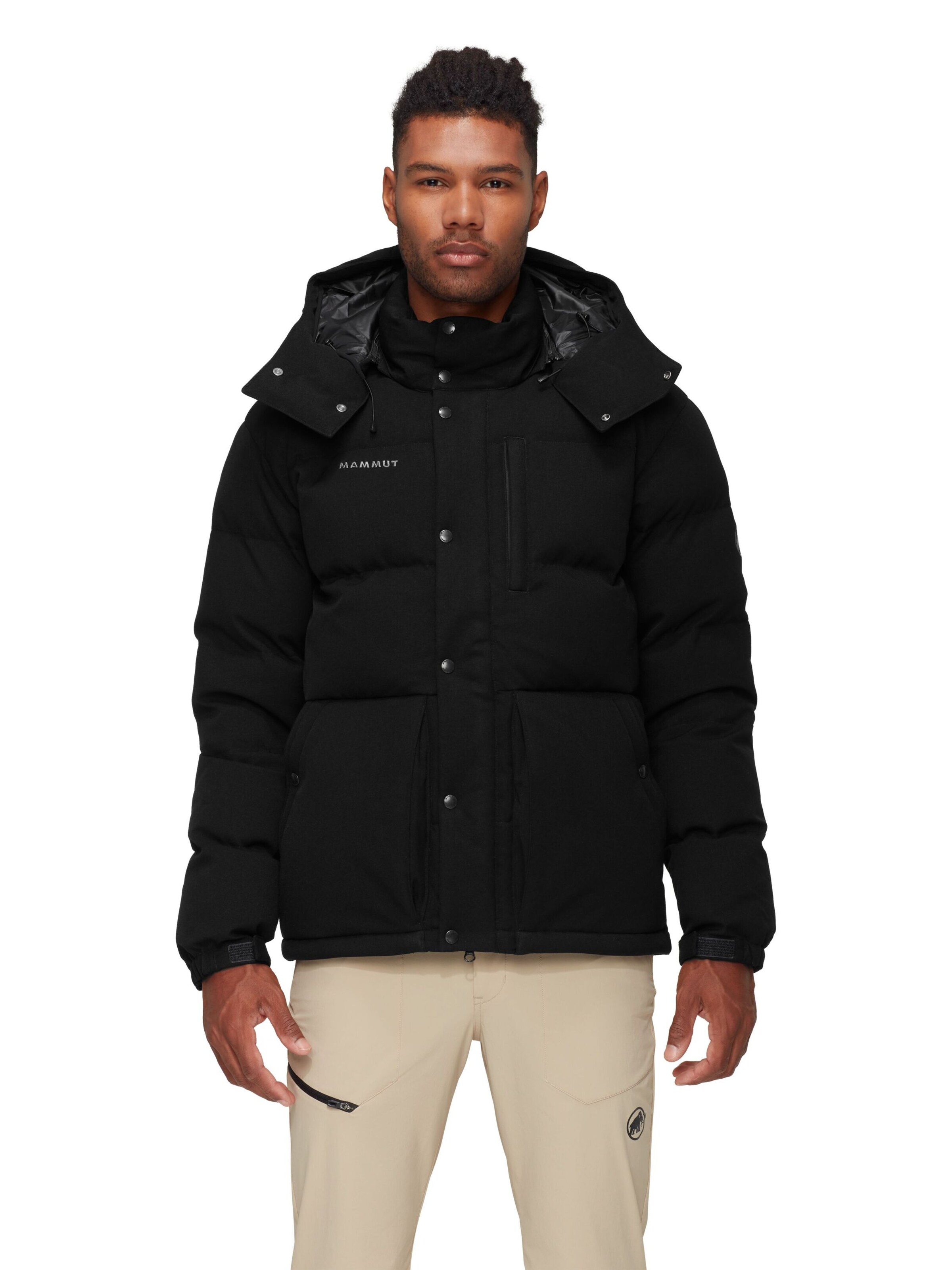 MAMMUT Outdoor jacket in Black: front