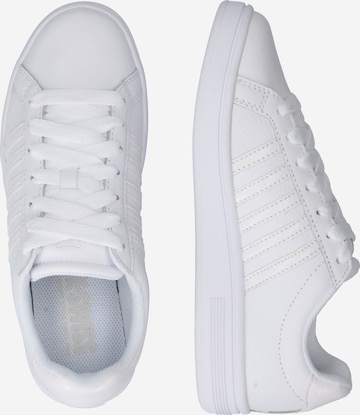 Baskets basses 'Court Tiebreak' K-SWISS en blanc