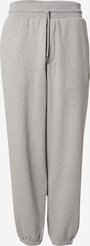 VANS Tapered Housut 'Pickle Champ' värissä harmaa: etupuoli