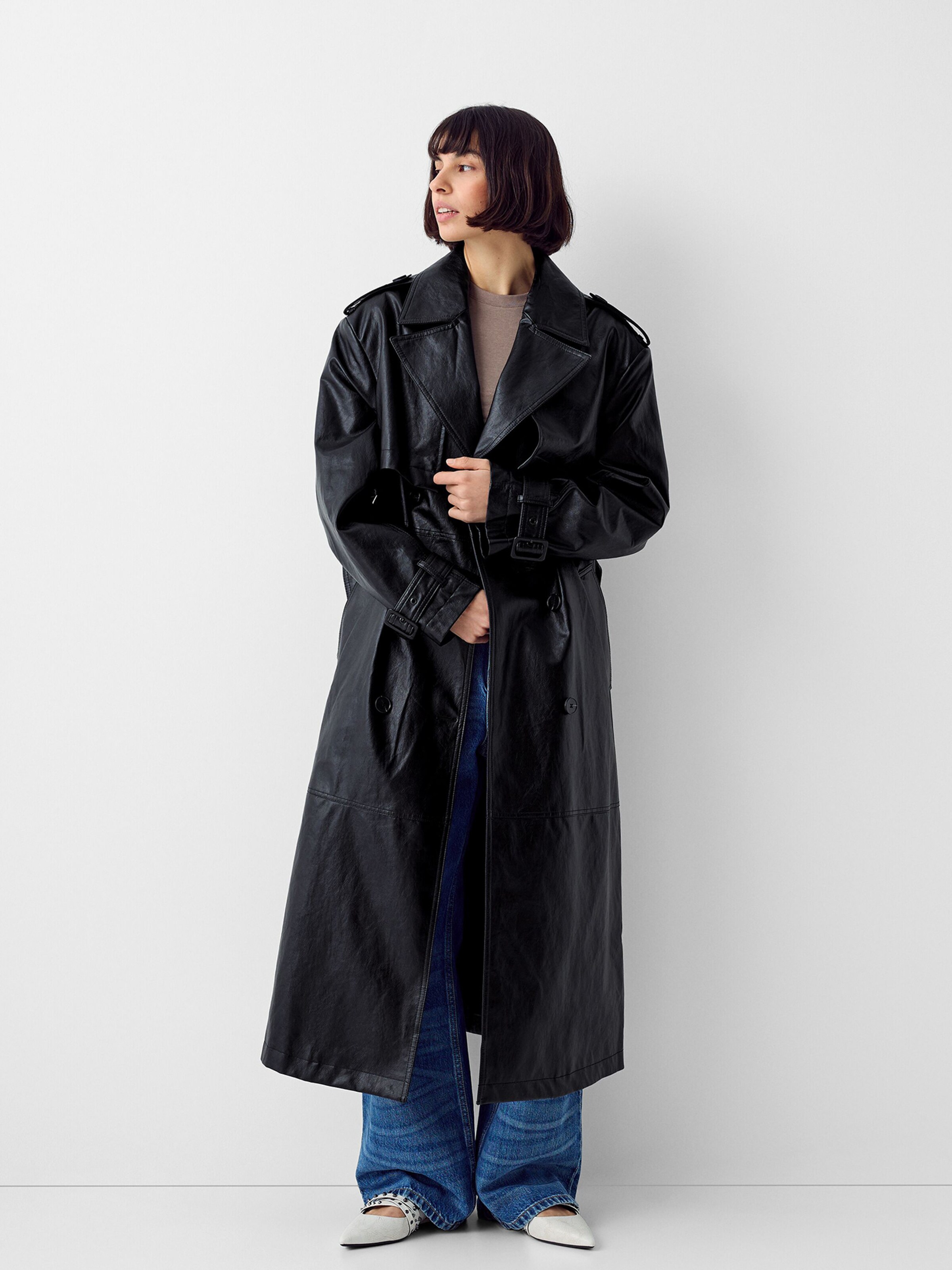 Bershka Tussenmantel in Zwart ABOUT YOU