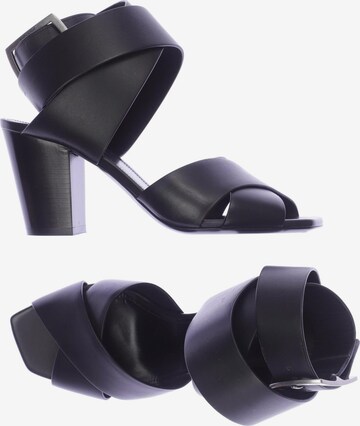 Saint Laurent Sandals & High-Heeled Sandals in 40 in Black: front