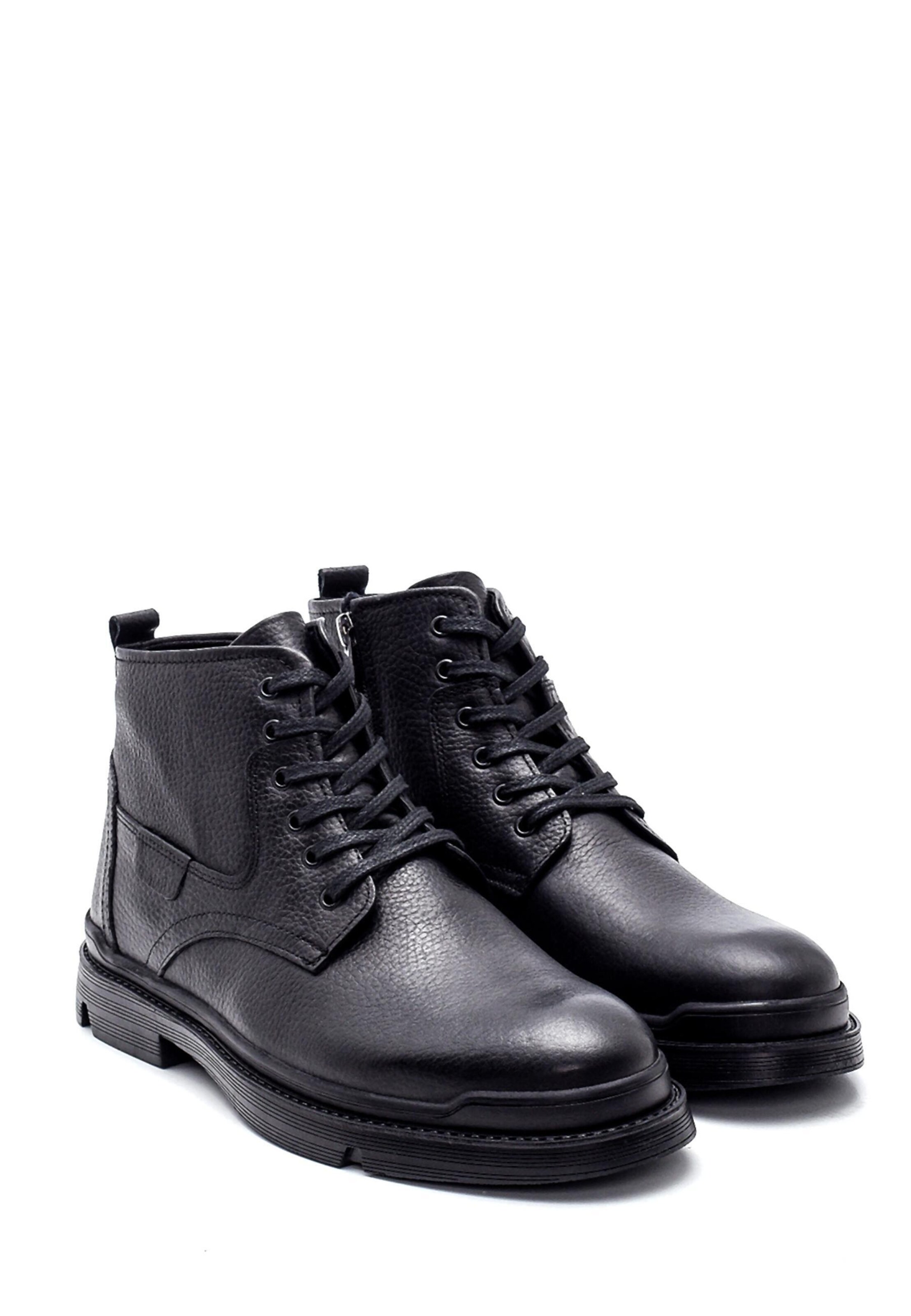 Boots stringati di Derimod in nero