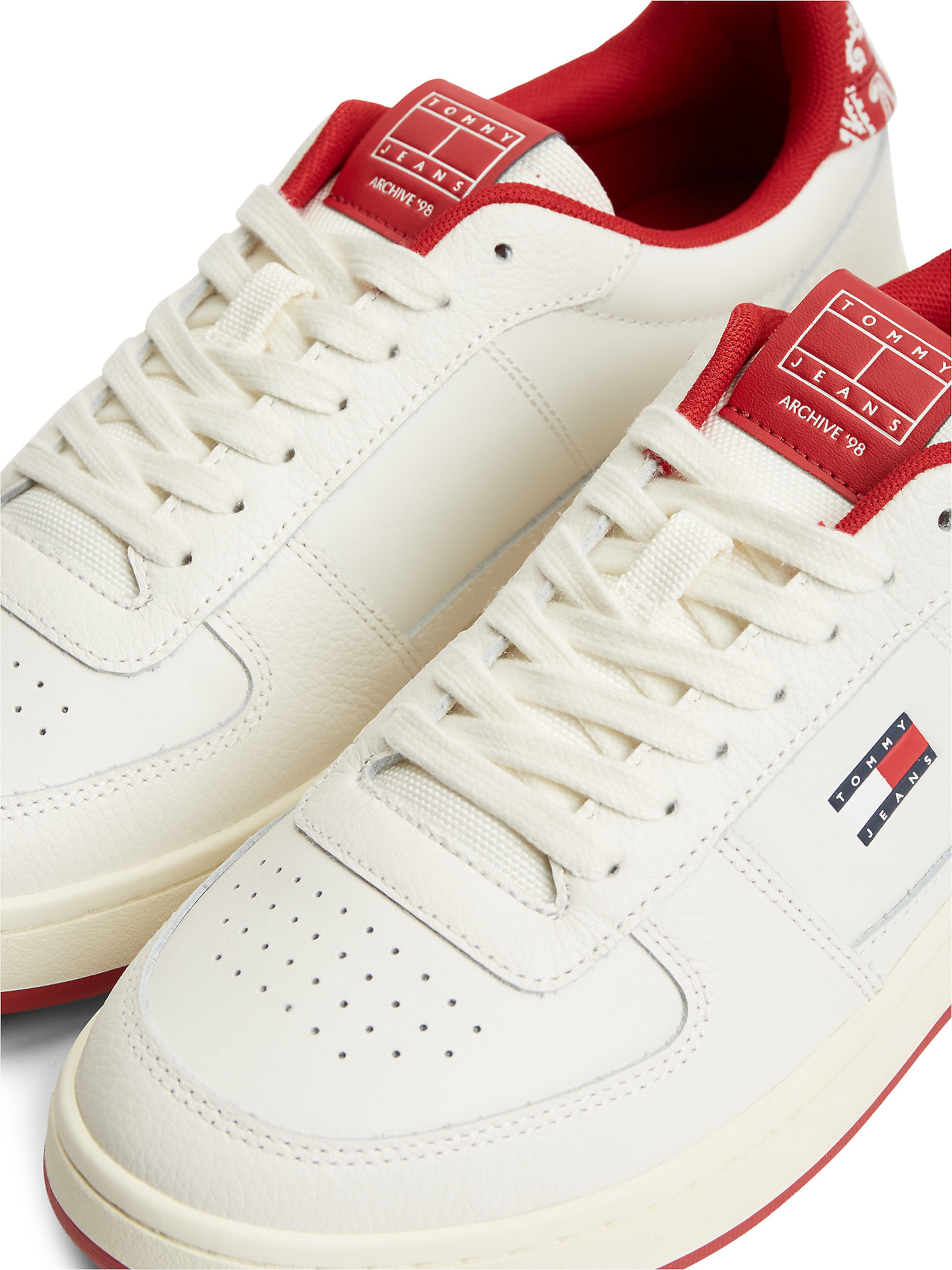 Tommy Jeans Sneakers in White