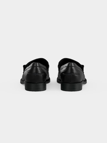 GUESS Classic Flats 'BELISO' in Black