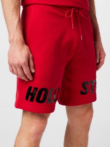 HOLLISTER - regular Pantalón en rojo