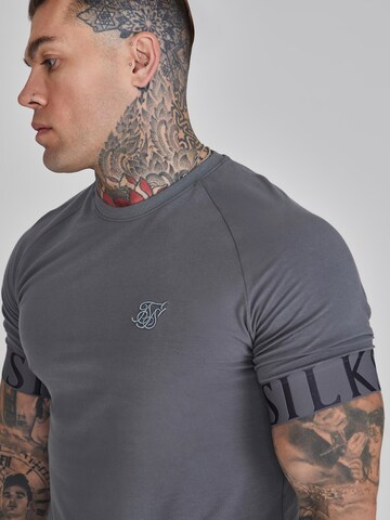 SikSilk Shirt in Grijs
