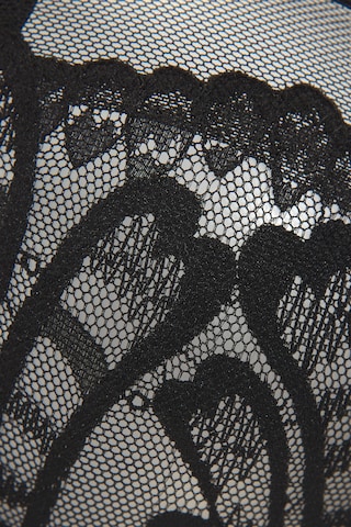 LASCANA T-shirt Bra in Black