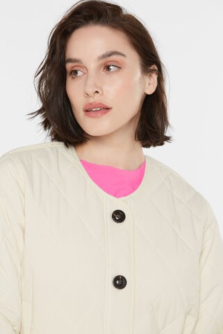 SENSES.THE LABEL Between-Season Jacket in Beige