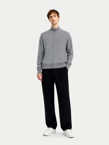 GOBI Cashmere Gebreid vest 'Men's Essential Full-Zip Cashmere Cardigan' in Grijs