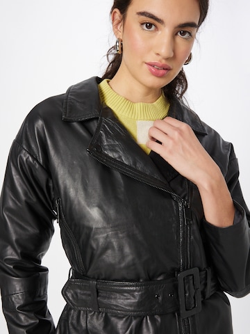 Maze Jacke in Schwarz