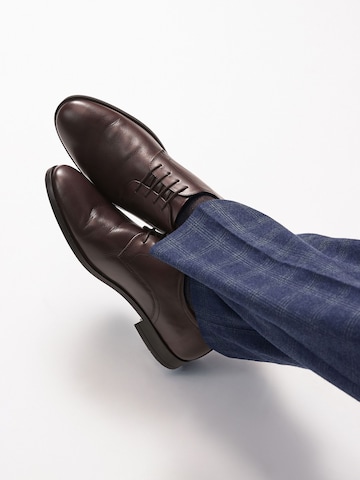 Chaussure à lacets Next en marron