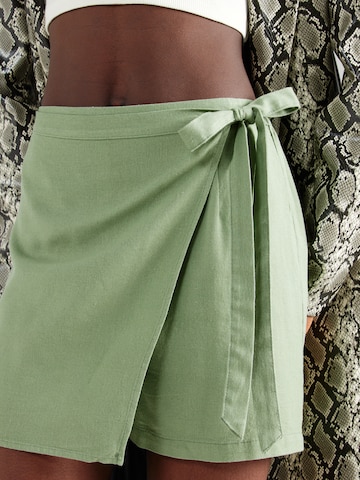 VERO MODA Normalny krój Spodnie 'MYMILO' w kolorze zielony