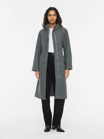 VILA Between-Seasons Coat 'VIQuinn' in Grey