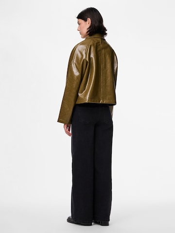 PIECES Between-season jacket 'MERRY' in Green