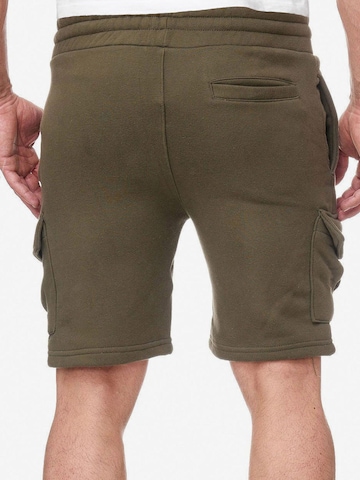 Tazzio Regular Hose '18605'‌ in Grün
