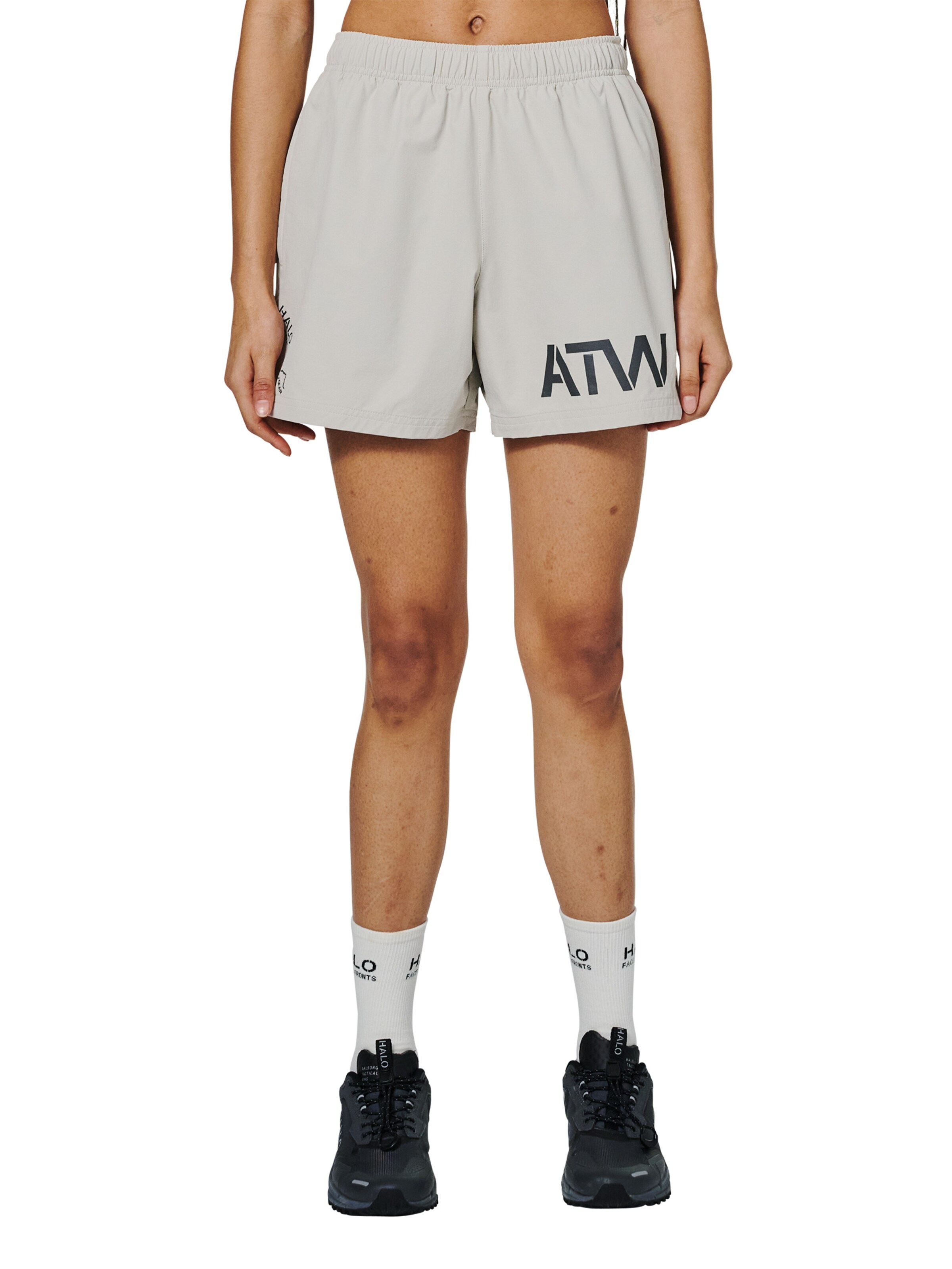 HALO Loose fit Pants in Grey: front