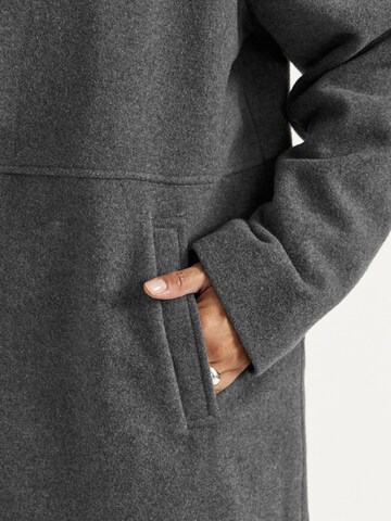 Manteau mi-saison Cellbes of Sweden en gris