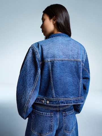 Bershka Välikausitakki värissä sininen