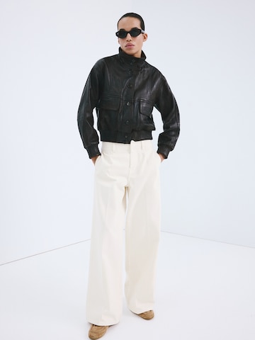 Wide leg Pantaloni con piega frontale 'Alma' di MANGO in bianco: frontale