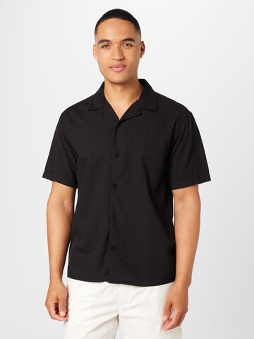 KnowledgeCotton Apparel Regular fit Риза в черно: отпред