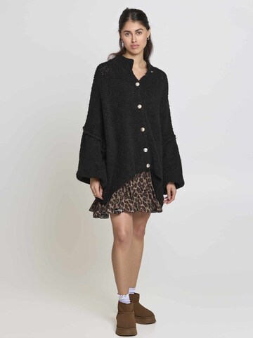 Lilavie Strickjacke ' Lolaa Oversize One Size ' in Schwarz