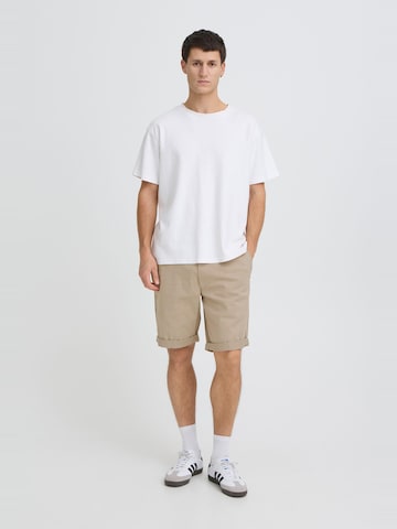 !Solid Regular Chino 'Rockcliffe' in Beige: voorkant