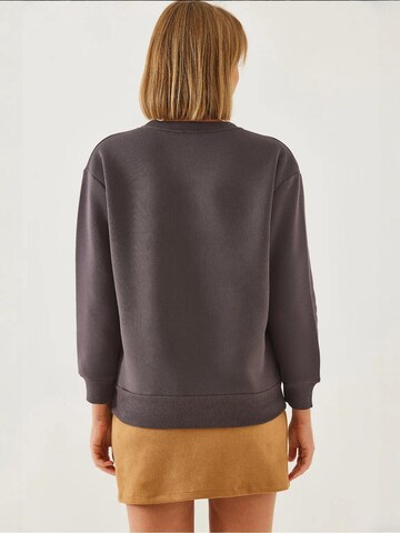 Felpa di Bianco Lucci in grigio