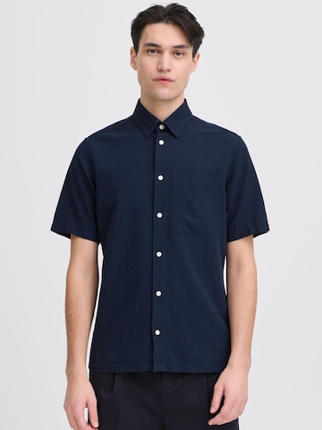 Coupe regular Chemise ' CFAaberg Structured ' Casual Friday en bleu : devant