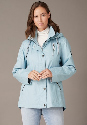 JUNGE Between-Season Jacket in Blue: front