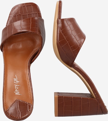 Mule Nasty Gal en marron