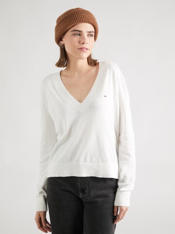 Pull-over 'ESSENTIAL' Tommy Jeans en blanc : devant