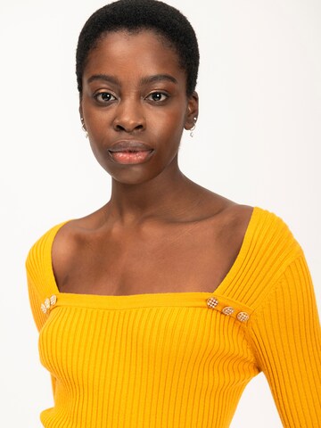 Influencer Sweter w kolorze żółty