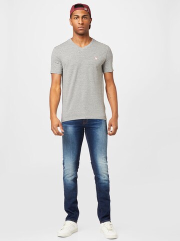 T-Shirt GUESS en gris