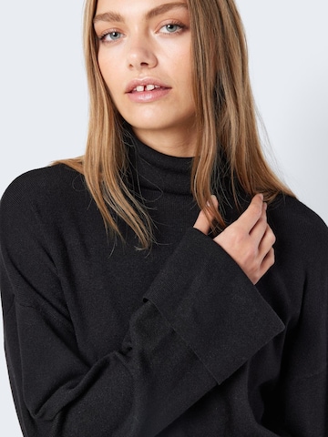 Pull-over 'NMCLOE' Noisy may en noir