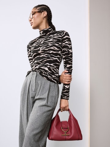 Tricou de la Next pe negru
