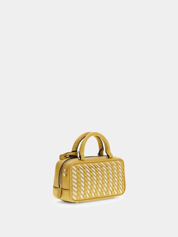 GUESS Handtasche 'Kora' in Gelb