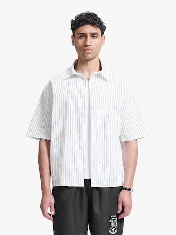 Coupe regular Chemise Reternity en blanc : devant