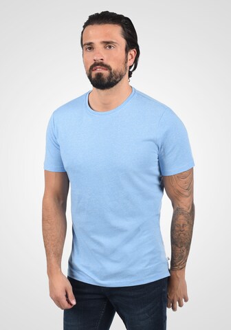 Casual Friday T-Shirt in Blau: predná strana