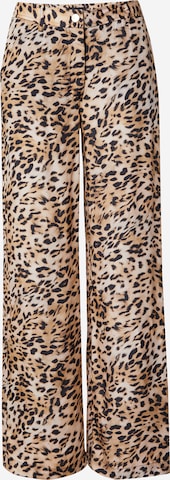 GUESSLoosefit Hlače 'Enora' - smeđa boja: prednji dio