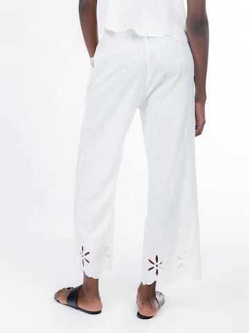 Influencer Loosefit Hose in Weiß