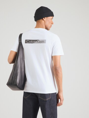 Calvin Klein Särk, värv valge: eest vaates