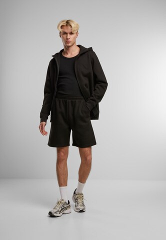 Urban Classics Regular Shorts in Schwarz