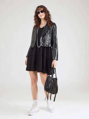 Robe Eight2Nine en noir