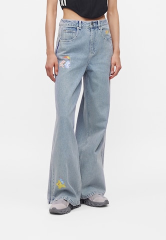 ADIDAS ORIGINALS Flared Jeans in Blue: front